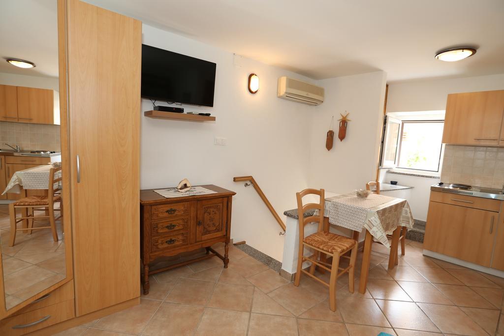 Studio Apartment Tea Baška Eksteriør billede