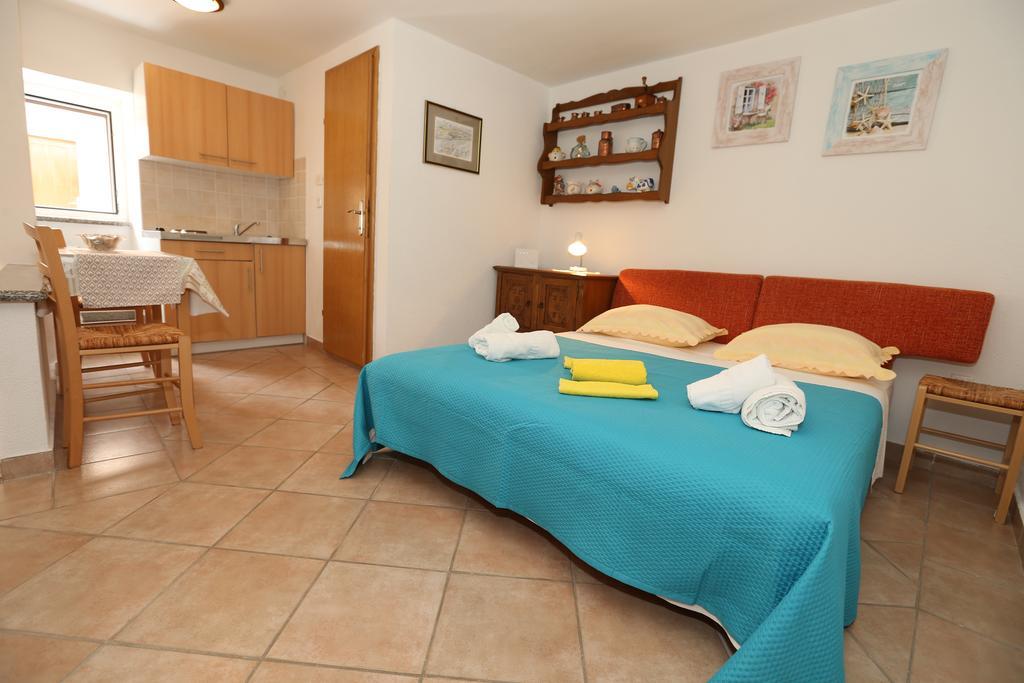 Studio Apartment Tea Baška Eksteriør billede
