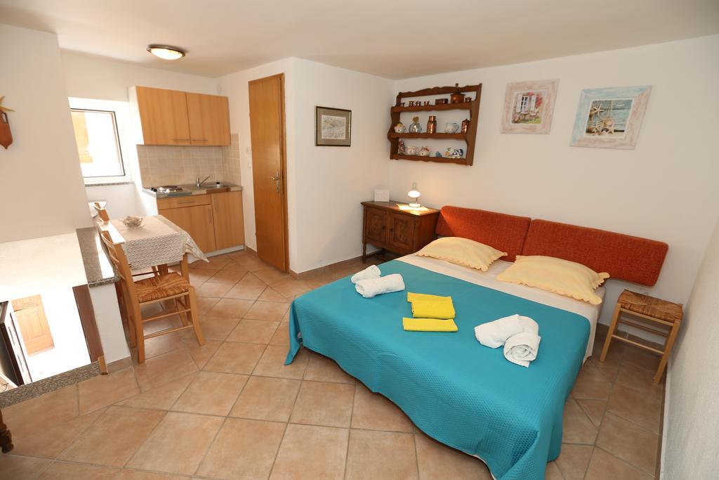 Studio Apartment Tea Baška Eksteriør billede